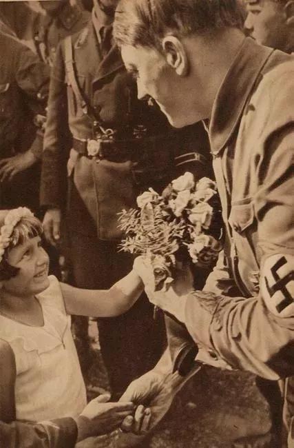 Era Necesario Fotografías poco conocidas de Adolf Hitler